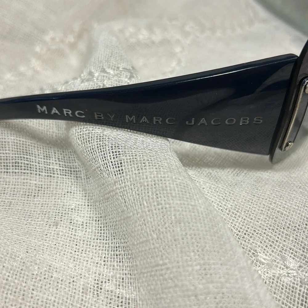 Marc Jacobs MMJ005 gradient shield style sunglasses with case